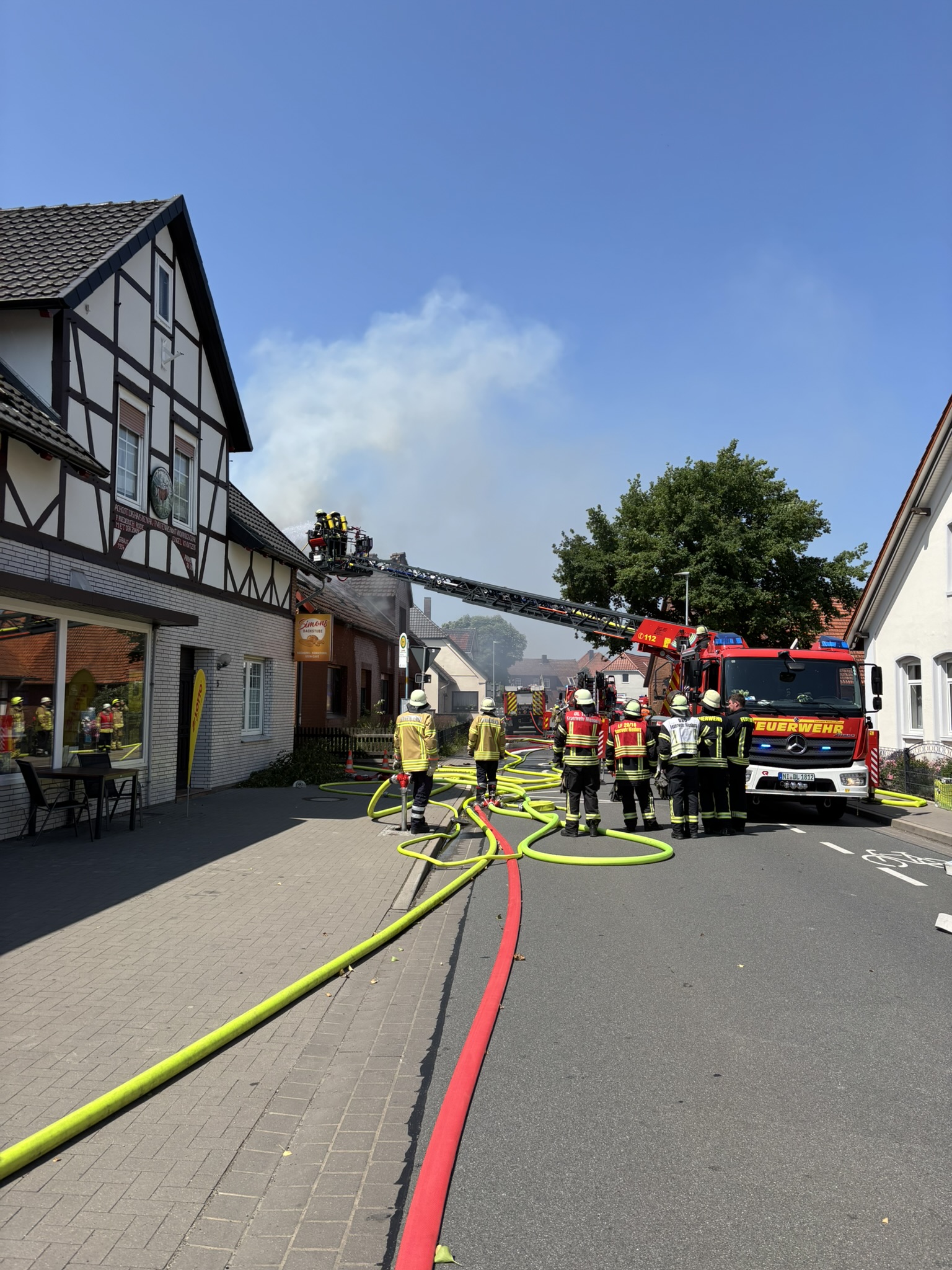Einsatz%202025-06-12%20Dachstuhlbrand%20Leese%20%2810%29